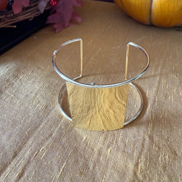 Jewelry - Goldtone Cuff Bracelet